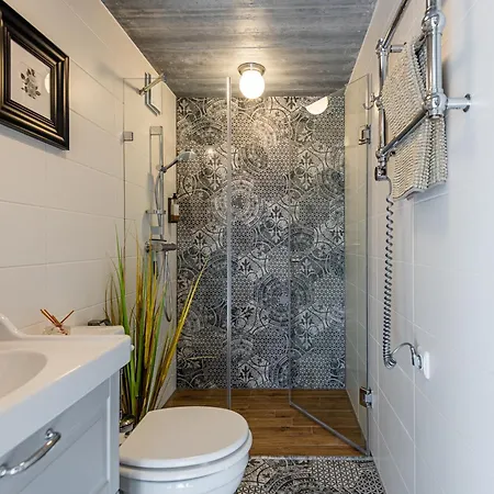 Апартаменты Luxury With Pine Forest View, *