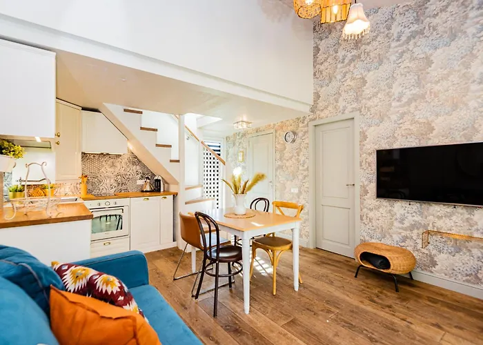 Luxury With Pine Forest View, Apartman *